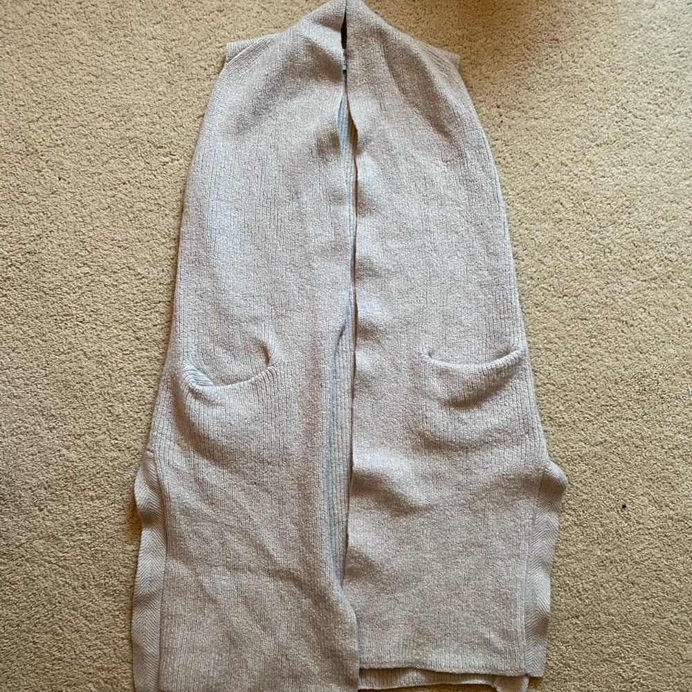 Aritzia Wilfred Wool Sweater Vest